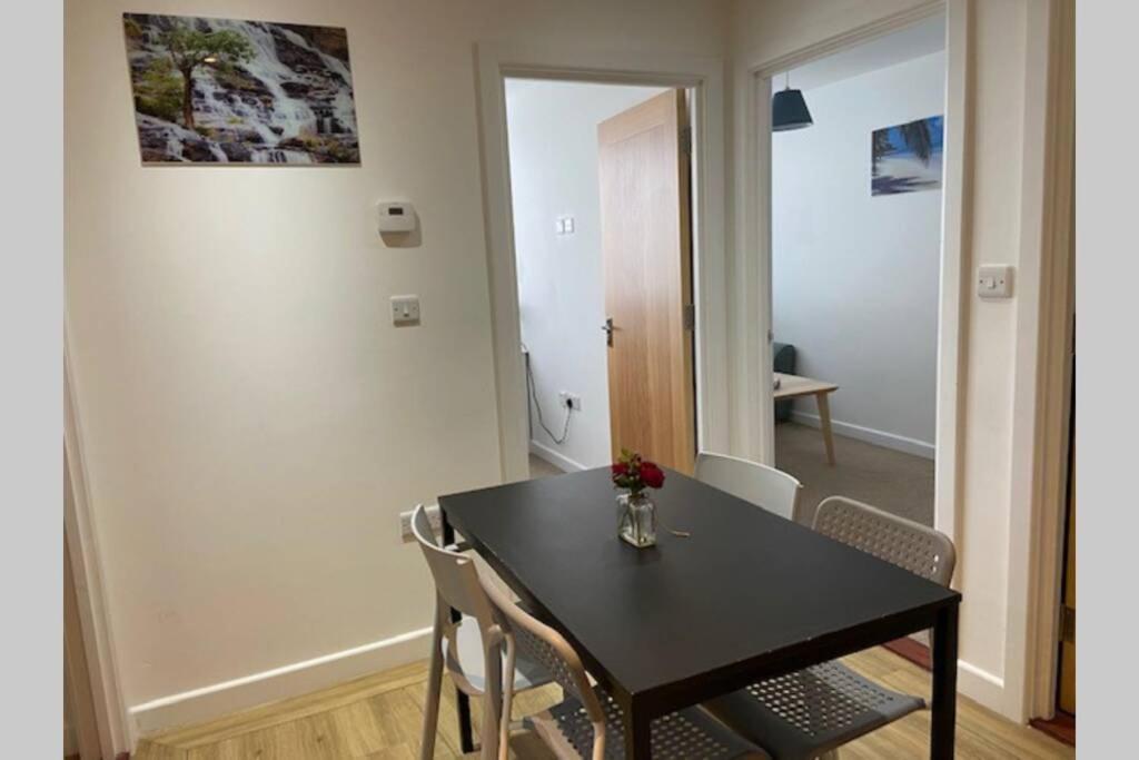 פורטסמות' Cosy Apartment Near Train Station מראה חיצוני תמונה