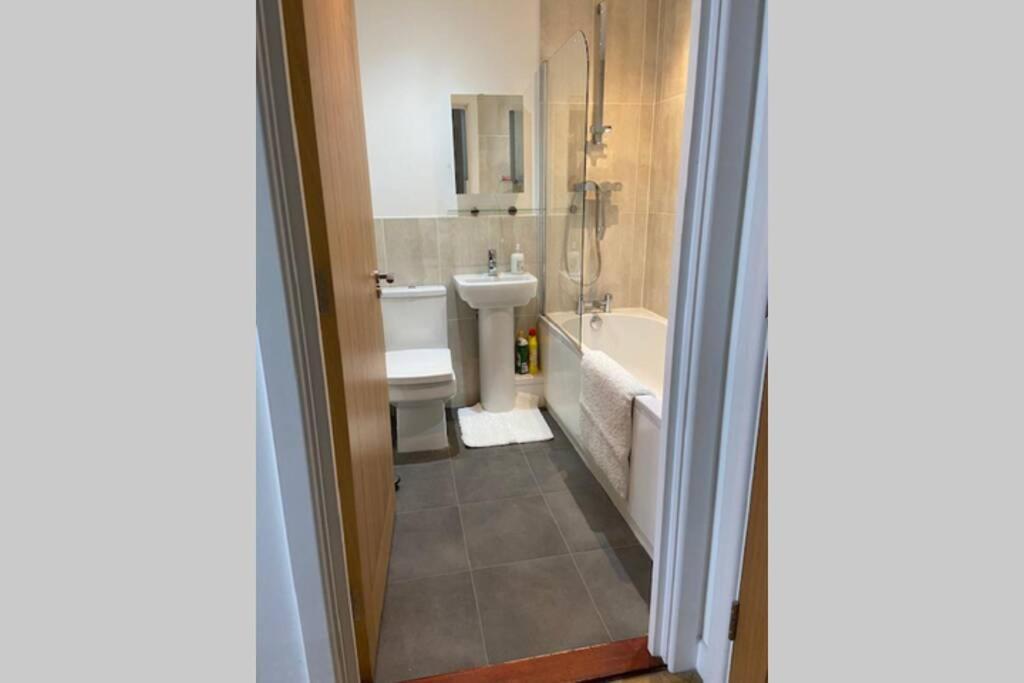 פורטסמות' Cosy Apartment Near Train Station מראה חיצוני תמונה